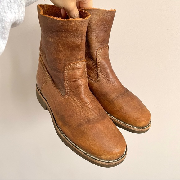 Roots Shoes - Roots Short Roll Over Brown Tribe Leather Slouchy Boots - 6US 🇨🇦